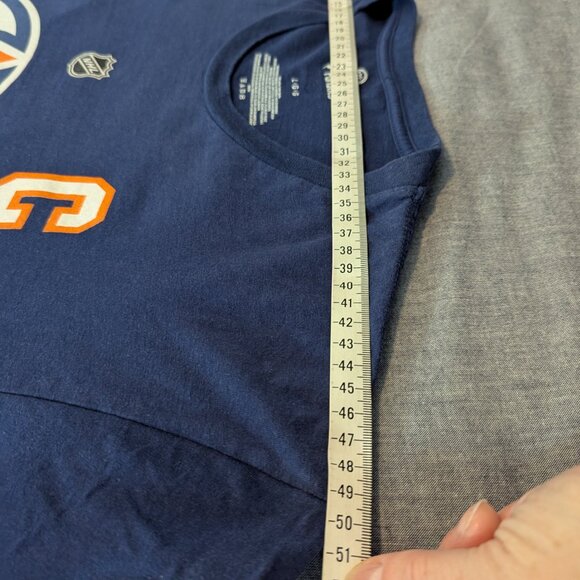 Fanatics Connor McDavid Edmonton Oilers Hockey T-Shirt - Navy - Size L - Picture 9 of 9